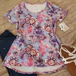 NWT 🌸 LuLaRoe Floral Classic Tee 🌸